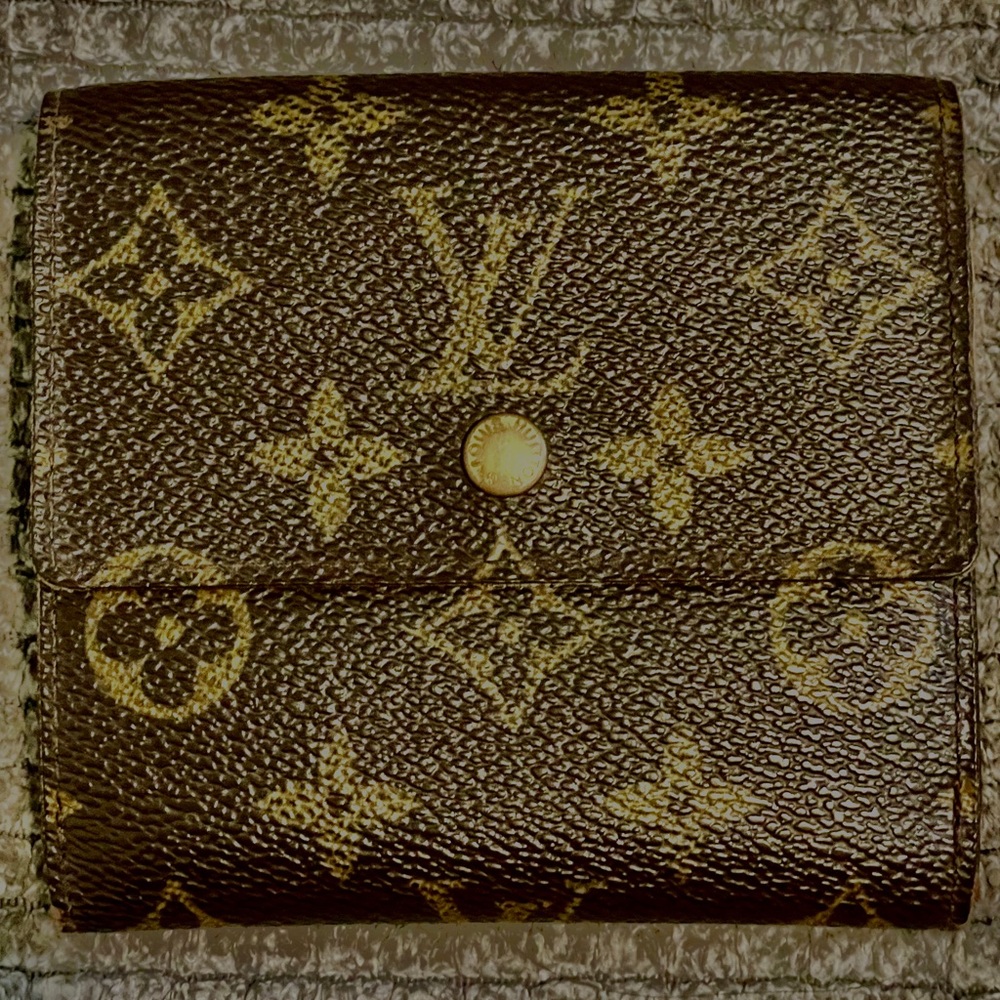 LV wallet very gentle use.